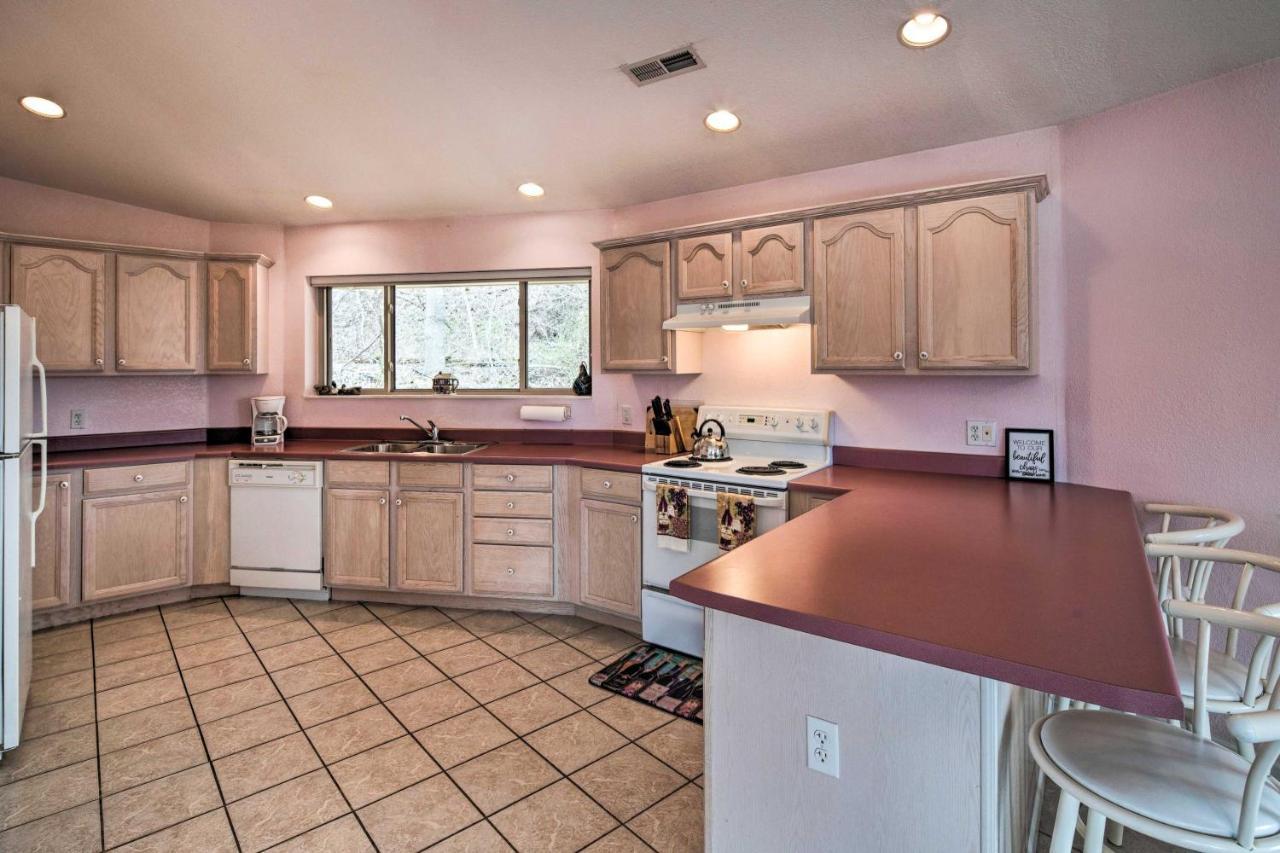 Charming Burnsville Apt With Mountain Views And Deck! Εξωτερικό φωτογραφία
