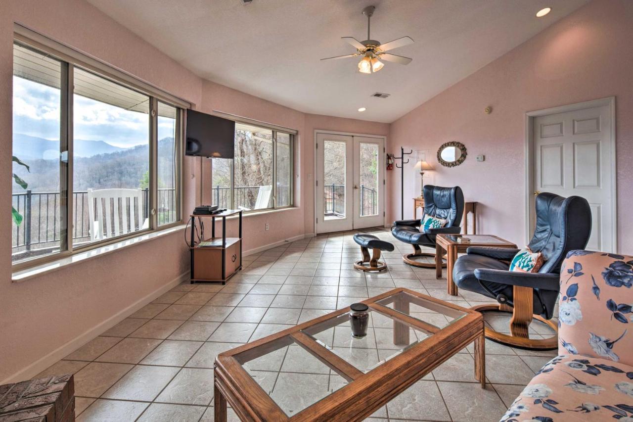 Charming Burnsville Apt With Mountain Views And Deck! Εξωτερικό φωτογραφία