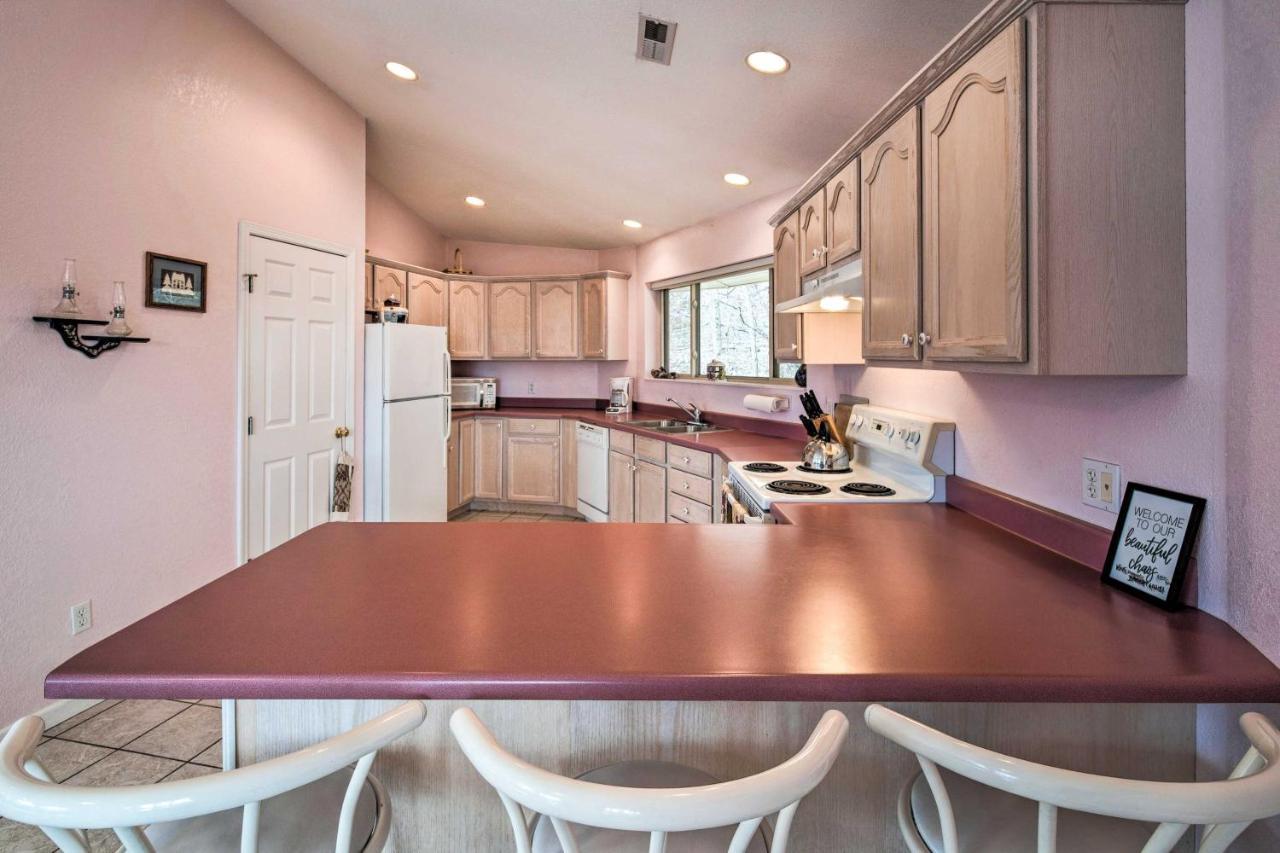 Charming Burnsville Apt With Mountain Views And Deck! Εξωτερικό φωτογραφία