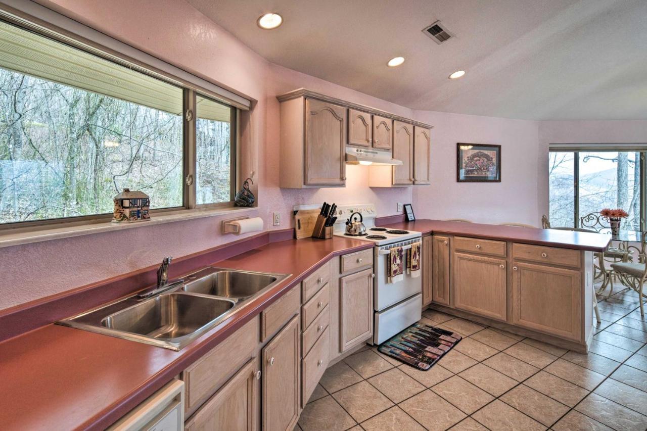 Charming Burnsville Apt With Mountain Views And Deck! Εξωτερικό φωτογραφία