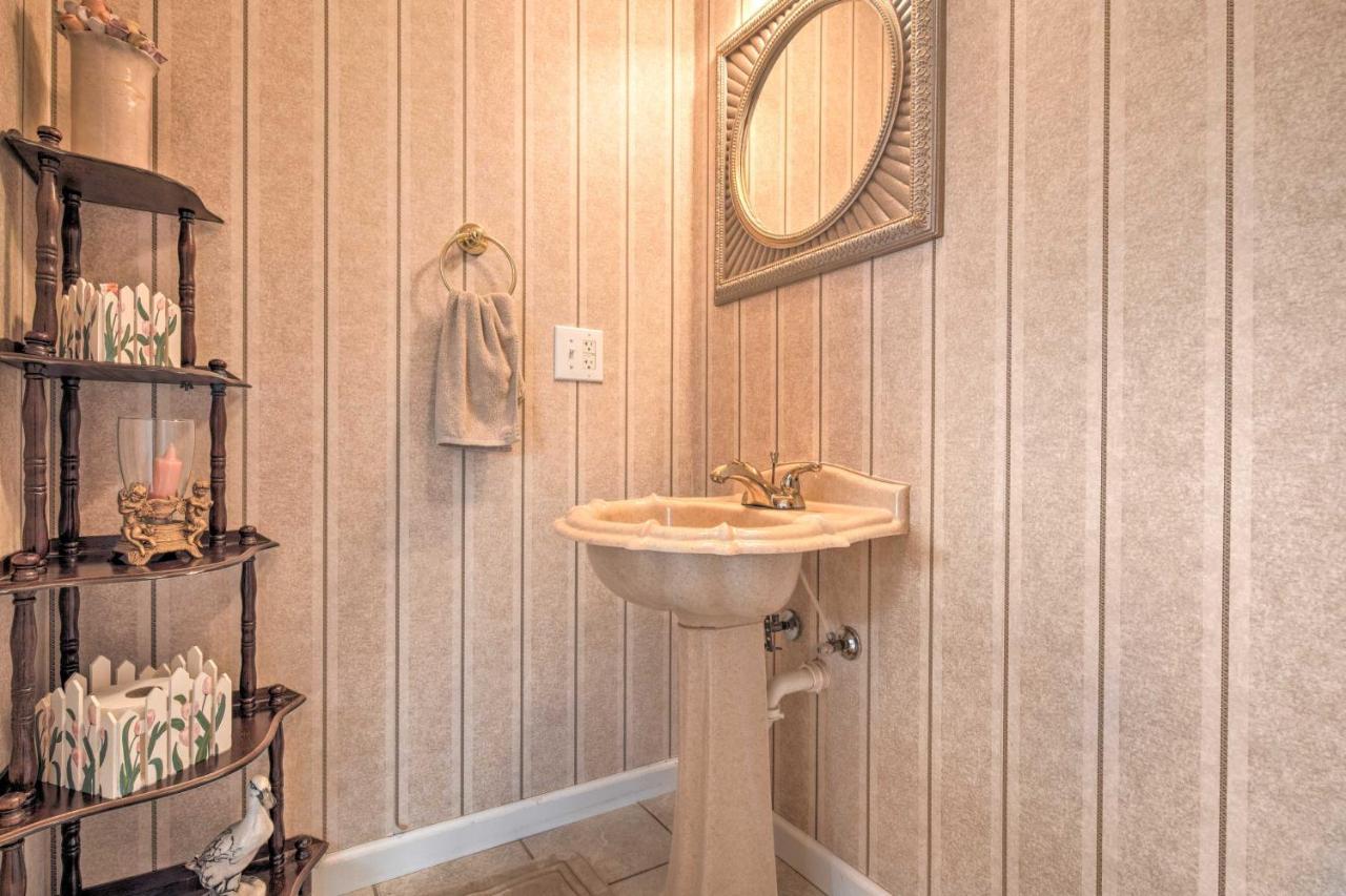 Charming Burnsville Apt With Mountain Views And Deck! Εξωτερικό φωτογραφία