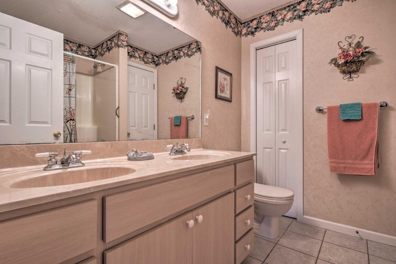 Charming Burnsville Apt With Mountain Views And Deck! Εξωτερικό φωτογραφία