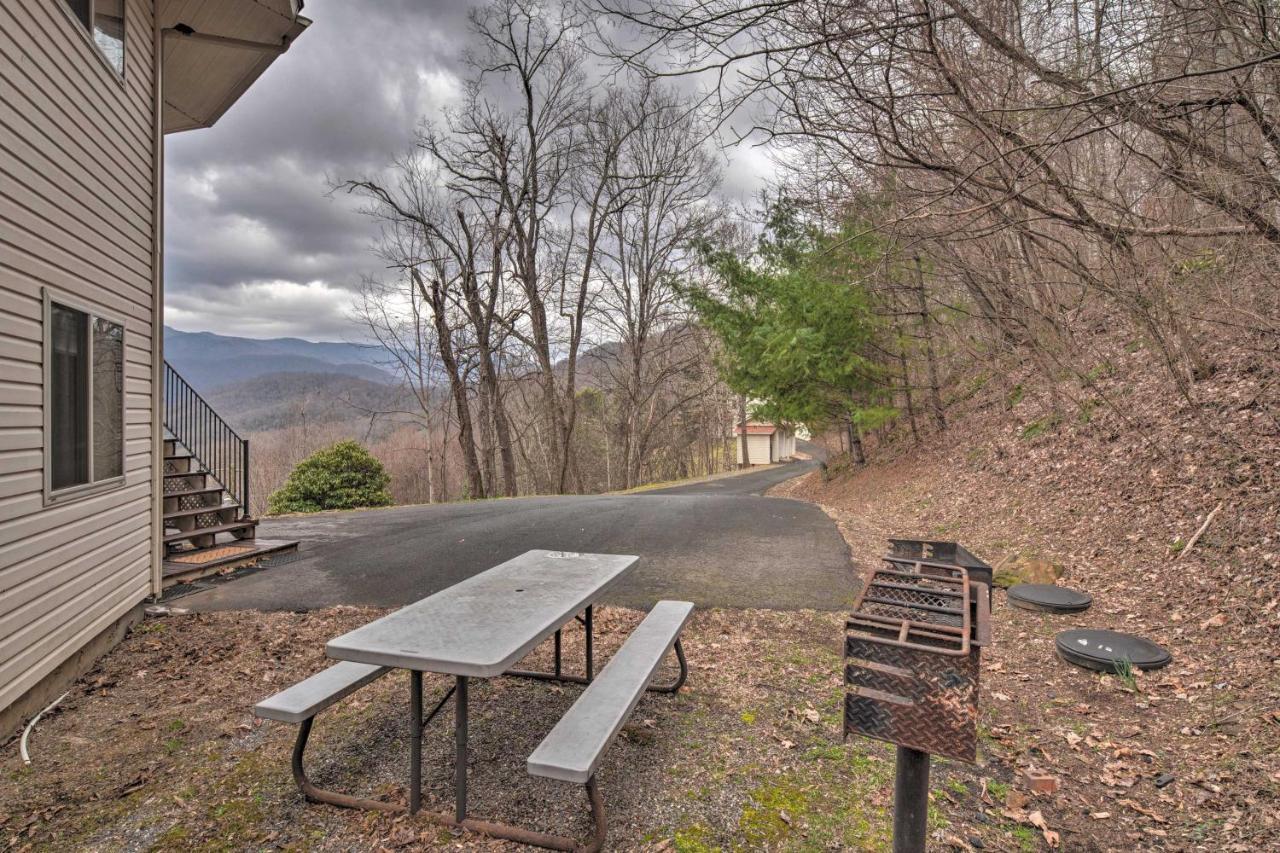 Charming Burnsville Apt With Mountain Views And Deck! Εξωτερικό φωτογραφία
